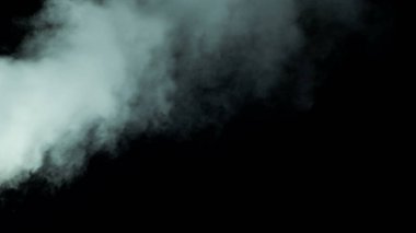 Karanlık Arkaplanda Gerçekçi Bulutların Fotoğrafı. Duvar kağıdı pankartı dokusu.