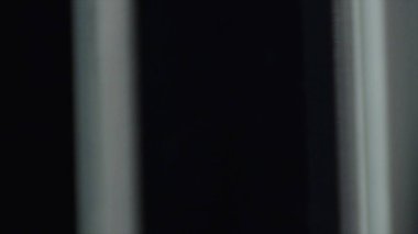 Gerçek cam arka planı şekillendirir. Bu zarif cam pencere efekti kaplama ya da arkaplan olarak kullanılabilir. Herhangi bir projede aptalca. Cam yansımaları çok güzel görünüyor..