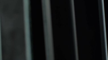 Gerçek cam arka planı şekillendirir. Bu zarif cam pencere efekti kaplama ya da arkaplan olarak kullanılabilir. Herhangi bir projede aptalca. Cam yansımaları çok güzel görünüyor..