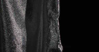 Gerçek Kadife Kumaş Sahne ipeği Perdesi. Tiyatro, opera, gösteri, sahne sahneleri için perde. Gerçek Sinema Perdesi Fotoğrafı. Parlayan kumaş..