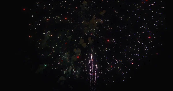 Fuochi Artificio Flusso Realistico Sparare Versione Cinematografica Cielo Nero Colorato — Foto Stock