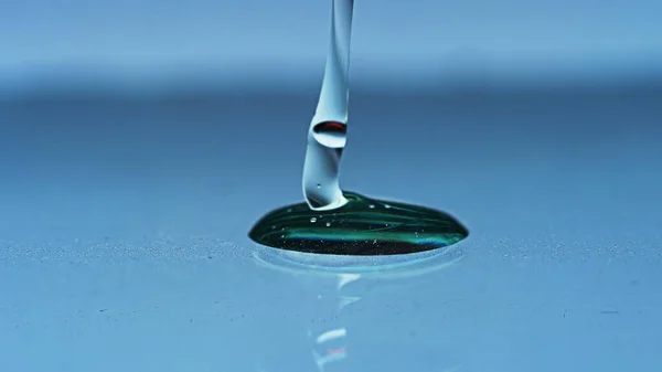 Gel Pouring Liquid Fluid Aqua Dip Macro Shoot Clean Soft — Stock Photo, Image