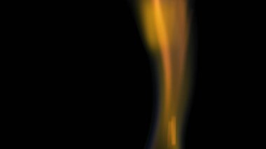 Şenlik ateşi kıvılcımlarının Macro fotoğrafı. Alevler patlar, patlamalar. Patlama mikro parlaklığı. Mini Havai fişekler. Kırmızı kamerada çekim hala siyah arkaplanda. Güzel sızıntılar kıvılcım posteri, afiş, duvar kağıdı, arkaplan, doku.