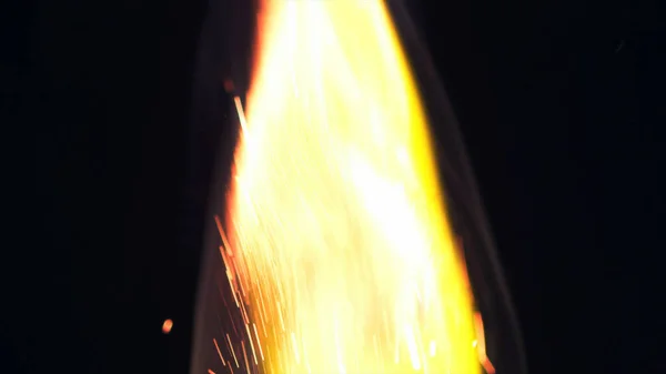 Makro Foto Bonfire Gnistor Eld Lågor Spricker Explosioner Explosionsmikrognistrar Minifyrverkerier — Stockfoto