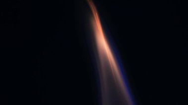 Şenlik ateşi kıvılcımlarının Macro fotoğrafı. Alevler patlar, patlamalar. Patlama mikro parlaklığı. Mini Havai fişekler. Kırmızı kamerada çekim hala siyah arkaplanda. Kıvılcım posteri, afiş, duvar kağıdı, doku.