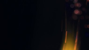 Şenlik ateşi kıvılcımlarının Macro fotoğrafı. Alevler patlar, patlamalar. Patlama mikro parlaklığı. Mini Havai fişekler. Kırmızı kamerada çekim hala siyah arkaplanda. Güzel sızıntılar kıvılcım posteri, afiş, duvar kağıdı, arkaplan, doku.