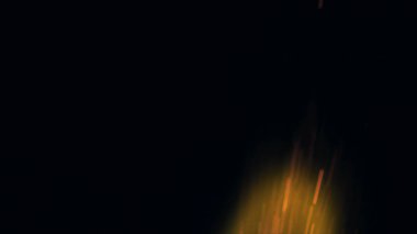 Şenlik ateşi kıvılcımlarının Macro fotoğrafı. Alevler patlar, patlamalar. Patlama mikro parlaklığı. Mini Havai fişekler. Kırmızı kamerada çekim hala siyah arkaplanda. Güzel sızıntılar kıvılcım posteri, afiş, duvar kağıdı, arkaplan, doku.