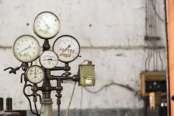 Old rusty industrial gauges — Stock Photo, Image