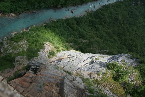 Görünümü Tara Nehri Köprüsü, yaz, Karadağ