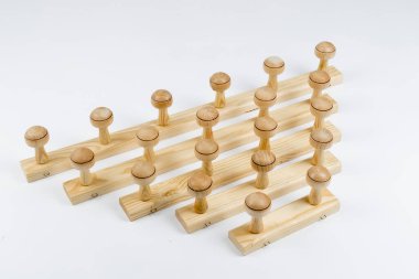 Kapılar için askı odunu