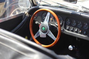 eski model araba Pano detay