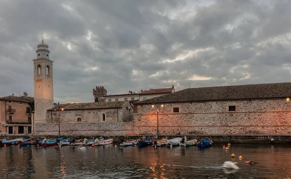 Lazise Uma Comuna Italiana Região Vêneto Província Verona Com Cerca — Fotografia de Stock