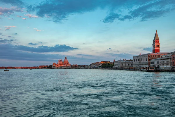 黎明时分的威尼斯风光 — 图库照片