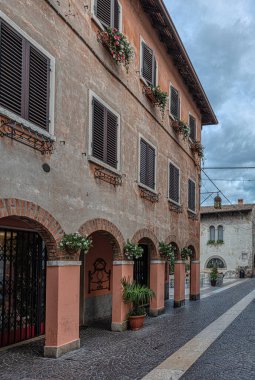 Lazise, İtalya 'nın Veneto bölgesinin Verona ili' nde yer alan bir komündür.