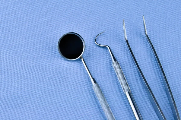 Tandheelkundige instrumenten. Tandheelkundige behandeling. — Stockfoto
