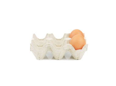 Beyaz izole karton yumurta kartonları organik 2 yumurta