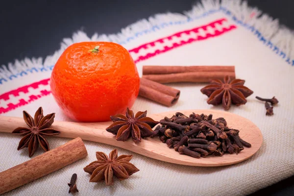 Sortimento Anis Estrela Tempero Paus Canela Cravo Laranja Para Vinho — Fotografia de Stock