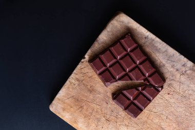 Gıda Konsepti Organik çikolatayı eritmek için hazırlık süreci