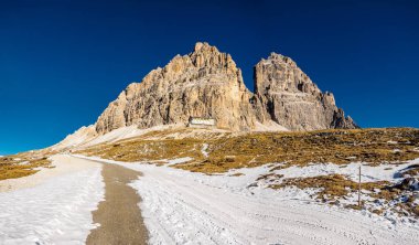 Dolomitler. İtalyan Alplerinin panoraması