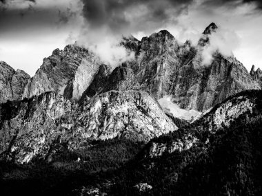 Dolomitler. İtalyan Alplerinin panoraması