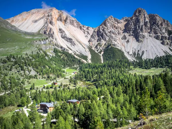 Італійські Альпи краєвид — стокове фото
