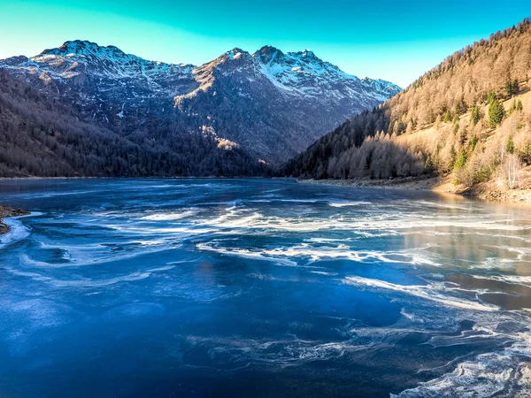 意大利阿尔卑斯山的全景 图库照片