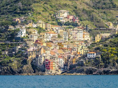 Liguria, İtalya 'daki Cinque Terre Ulusal Parkı' nın güzel manzarası.