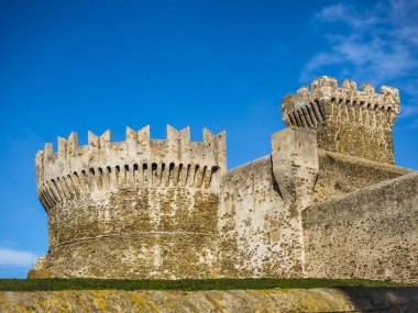 Populonia Kalesi, Maremma, Toskana 'da yer almaktadır..