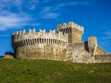 Populonia Kalesi, Maremma, Toskana 'da yer almaktadır..