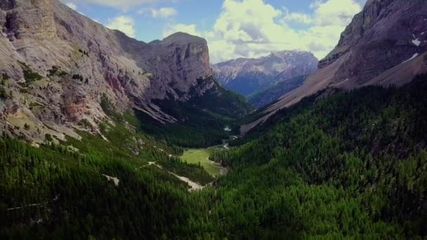 Flächenfotage Der Berglandschaft Blick Aus Einer Drohne — Stockvideo