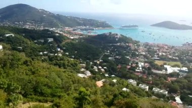 Charlotte Amalie tarihi şehir merkezinin görünümü adada Aziz Thomas, Virgin Adaları. 