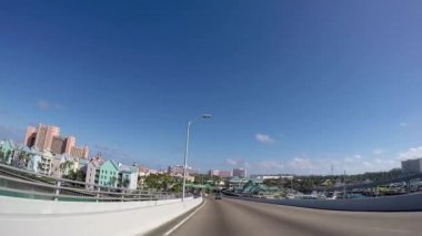 POV şehir merkezindeki ana finans bölgesi Bahamalar. Nassau Bahamalar Ticaret Merkezi ve en büyük şehri olduğunu 