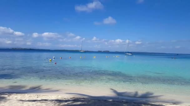 圣顾娜 巴拿马 2月25日 游客抵达和游泳在美丽的岛屿上 巴拿马在2017年2月25日 — 图库视频影像