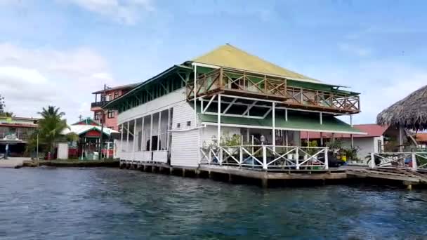 ボカス トロのホテル レストラン および水タクシー ボカスデルトロ パナマ 2017 日にパナマのボカス町のボカス パナマ 2017 — ストック動画