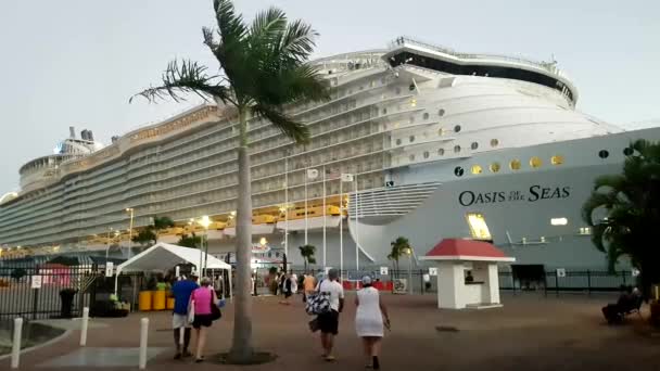 Charlotte Amalie Thomas Nás Únor 2017 Royal Caribbean Největší Loď — Stock video