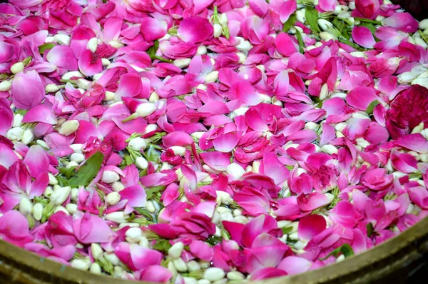 Płatki Kwiatów Wodzie Używanej Jawajskim Indonezji Tradycyjnej Ceremonii Ślubnej — Zdjęcie stockowe