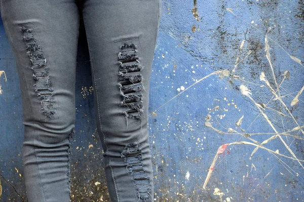 Black Faded Jeans Concrete Wall — Stock Photo, Image