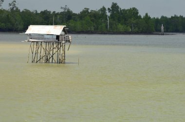 denizde eski kulübeler
