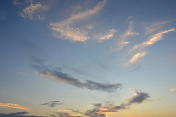 美しい色の夕暮れの空 — ストック写真