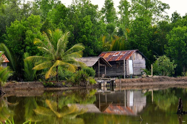 Casa Junto Lagoa — Fotografia de Stock