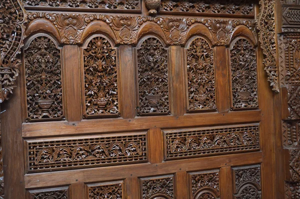 Tradycyjne Jepara Carvingowa Ozdoby Drewno — Zdjęcie stockowe