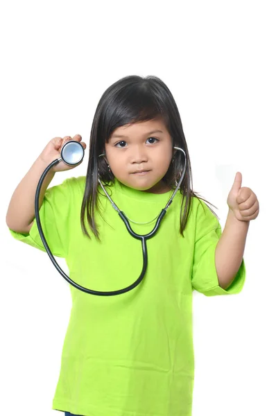 Asian Little Girl Ubrana Zielone Stetoskop — Zdjęcie stockowe