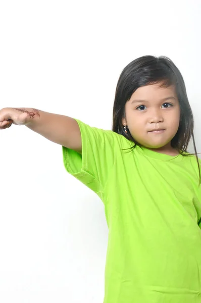 Expression Asian Little Girl Green Clothes — Stock Photo, Image