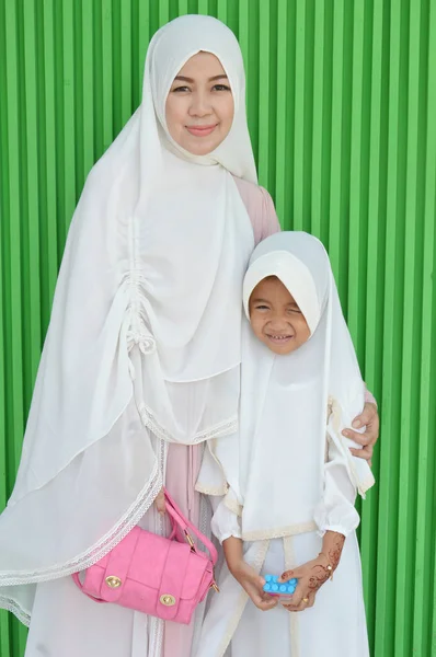 Asiatico Madre Figlia Musulmani — Foto Stock