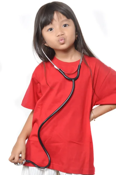 Asiática Menina Vestida Vermelho Com Estetoscópio — Fotografia de Stock