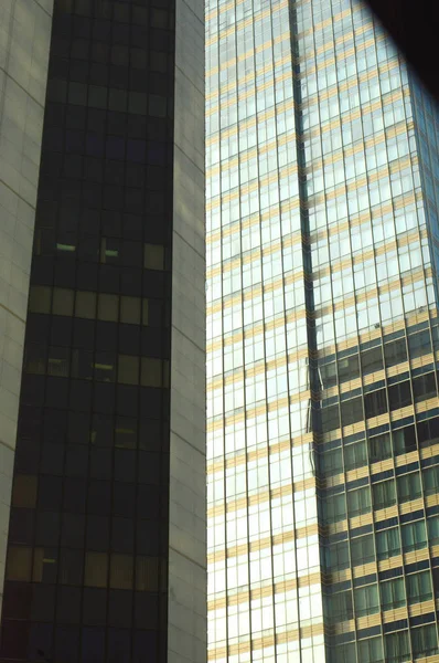 Sokemeletes Épület Felhőkarcoló — Stock Fotó