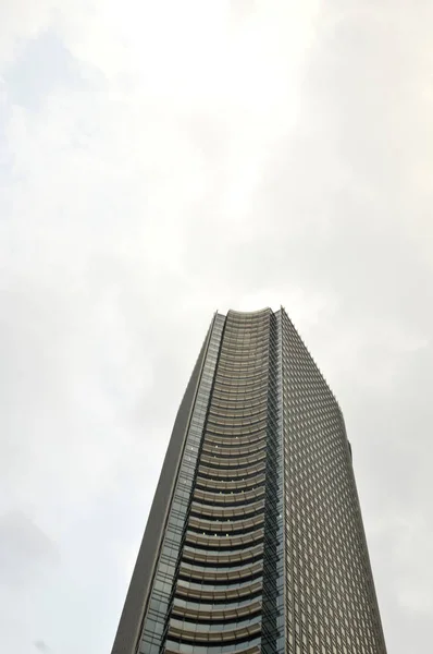 Sokemeletes Épület Felhőkarcoló — Stock Fotó