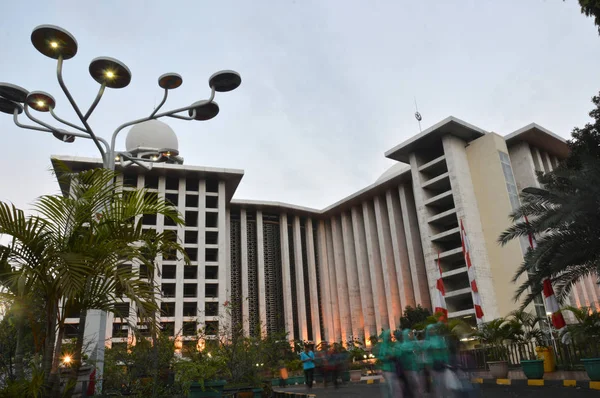 Istiqlal Camii Jakarta Endonezya