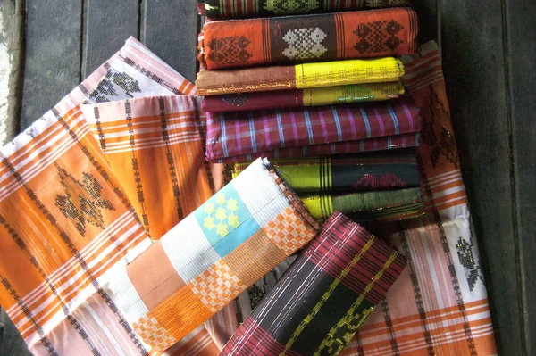 Lípa Sabbe Tradiční Tkané Hedvábné Tkaniny Sengkangu — Stock fotografie