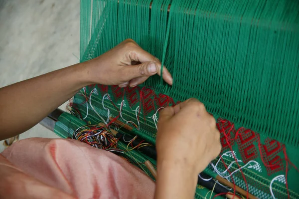 Toraja Traditionele Doek Wevers — Stockfoto